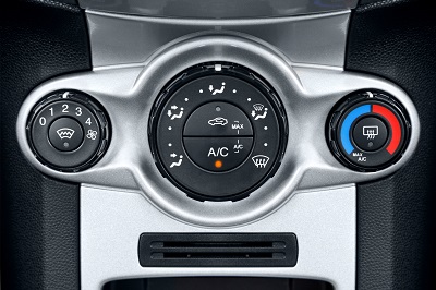 How a Car's Air Conditioning System Assists with Dehumidifying